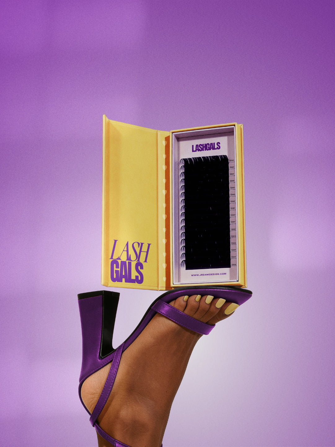 Lash Packaging Heel Display Affinity Mockup [luxe lash collection]